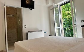 Lecco Rivers Retreat - Five Design Suites