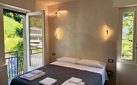 Lecco Rivers Retreat - Five Design Suites
